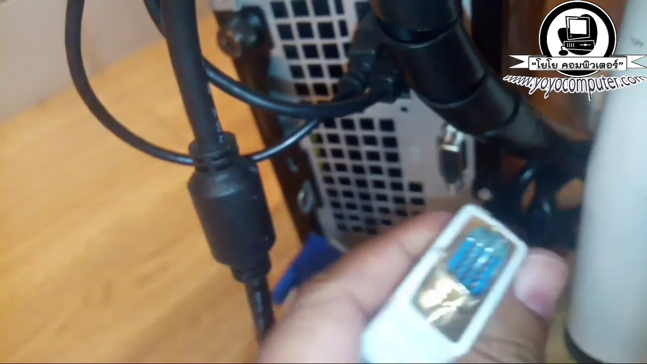 ภาพจากวิดีโอสอนแก้ปัญหา connect pc dual monitor setup