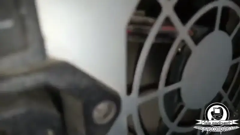 พัดลมเคสคอมพิวเตอร์ด้านหลังเครื่อง